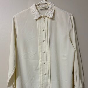 Alfred Dunner Vintage Cream Lace Collar Blouse